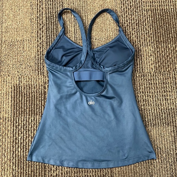 Alo Yoga REFLECTION Blue Glossy Tank size S - Picture 4 of 9